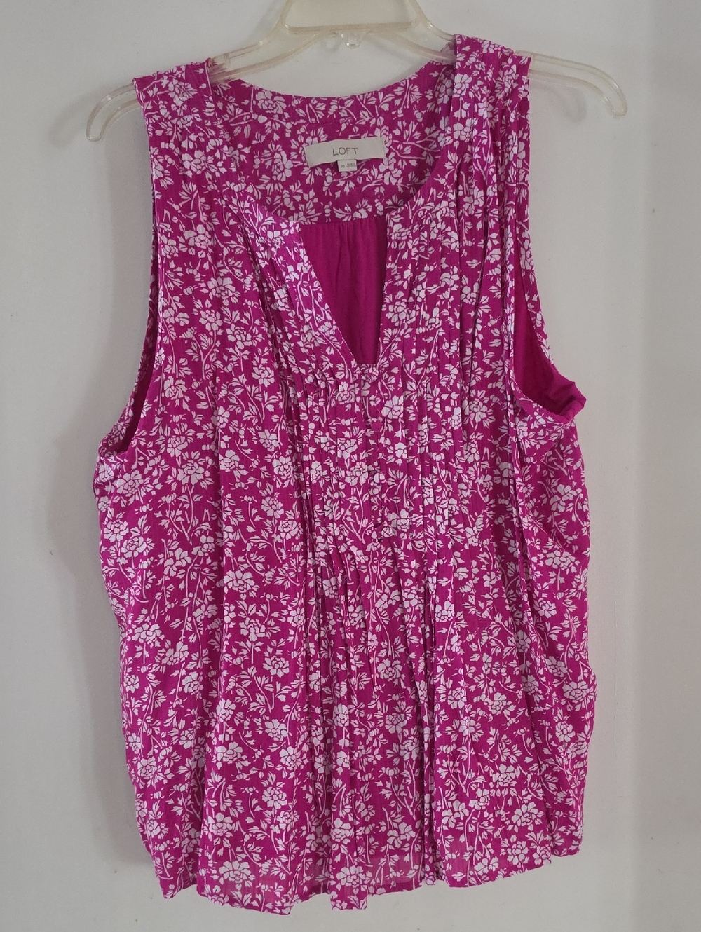 LOFT Fuchsia Floral Pleated Sleeveless Top